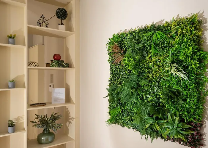 Cc Downtown Palace - F