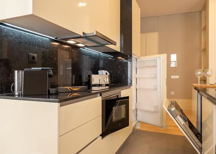 Cc Downtown Palace - F